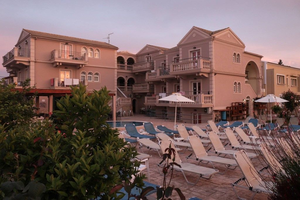 Ekati Hotel Kavos Exterior photo